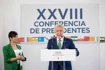 Ángel Víctor Torres e Isabel Rodríguez, durante la rueda de prensa posterior a la Conferencia de Presidentes, en el Palau de Pedralbes de Barcelona, este viernes.