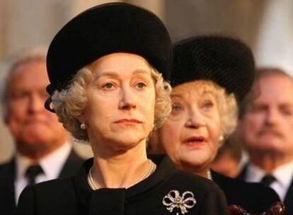 Helen Mirren, en su papel de la reina Isabel II en la película <i>The Queen.</i>