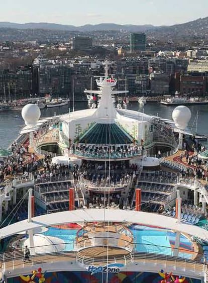 Imagen del 'Independence of the Seas', el buque más grande del mundo.