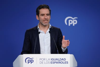 El portavoz del PP, Borja Sémper, en rueda de prensa en la sede del partido, este viernes, en Madrid. El PP pide la dimisión de Armengol y el PSOE quiere que Tellado comparezca en la comisión del ‘caso Koldo’.