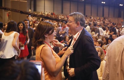 Francina Armengol con Ximo Puig en la clausura del Congreso del PSOE en Madrid. 