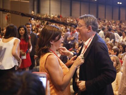 Francina Armengol con Ximo Puig en la clausura del Congreso del PSOE en Madrid. 