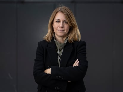 Helena Solà, candidata a la presidencia de Esquerra, fotografiada en un interior de manzana del Eixample.