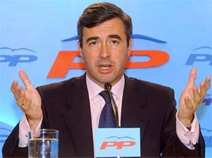 Ángel Acebes en la reunión del Comité Electoral Nacional del PP.