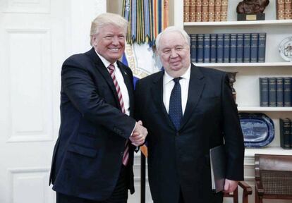 Trump con el embajador Kislyak este mi&eacute;rcoles en el Despacho Oval