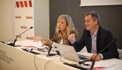 Neus Lloveras, presidenta de l'AMI, i Jordi Gaseni, el vicepresident.