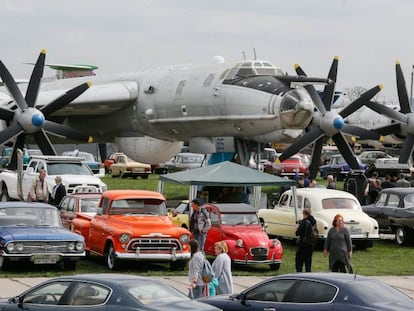 Feria del motor "OldCarLand" en Kiev, Ucrania, 27 de abril de 2018.  EFE/ Sergey Dolzhenko