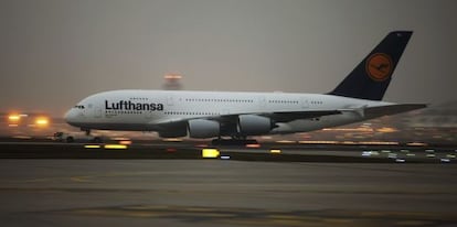Un avió Airbus A380 de la companyia alemanya Lufthansa.