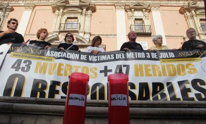 Recuerdo de las v&iacute;ctimas de Valencia y Santiago.