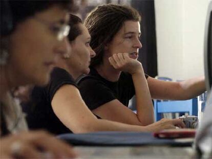 Las mujeres están infrarrepresentadas en el sector de tecnologías de la información.