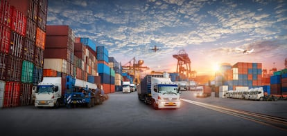 Transporte de contenedores.