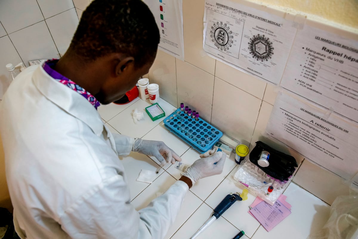 Hacer más con menos: cinco experiencias africanas para reinventar los programas de salud