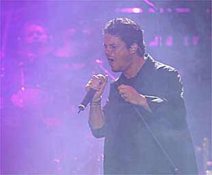 Alejandro Sanz, durante su actuación del sábado en Córdoba.