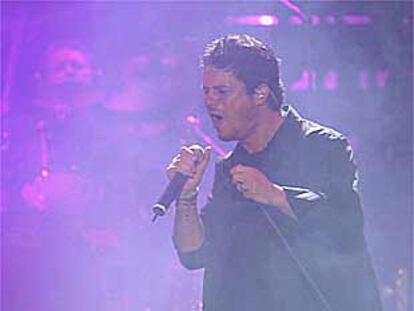 Alejandro Sanz, durante su actuación del sábado en Córdoba.