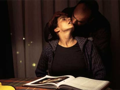 Laia Marull y Luis Tosar, en una imagen de <i>Te doy mis ojos,</i> de Icíar Bollaín.
