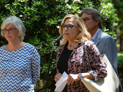 Joana Ortega acompañada por Artur Mas e Irene Rigau tras la sentencia del Tribunal de Cuentas.