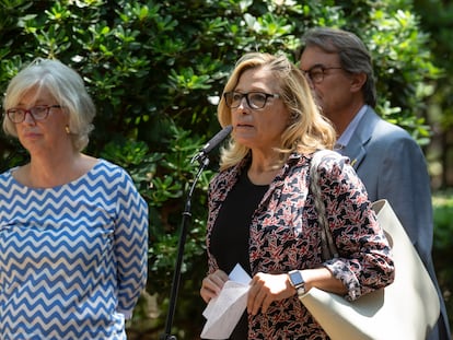 Joana Ortega acompañada por Artur Mas e Irene Rigau tras la sentencia del Tribunal de Cuentas.