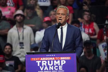 Robert F. Kennedy Jr. speaks at a rally for Republican presidential candidate Donald Trump in Glendale, Arizona, August 23, 2024.