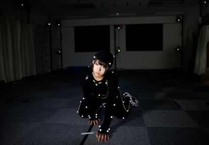 En los próximos años se espera una revolución en los sectores de cine y videojuegos para adultos ligados a la tecnología de realidad virtual. En la imagen, la actriz Yumi Ueno lleva un traje con sensores que captan el movimiento para la empresa de videojuegos Illusion.