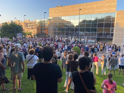 Concentración de este miércoles a las puertas del Auditori de Torrent.