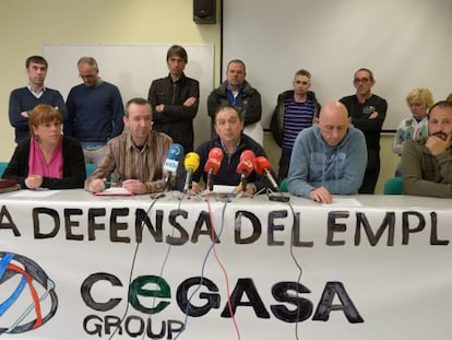 Los representantes de los comités de Cegasa, durante su comparecencia en Vitoria.