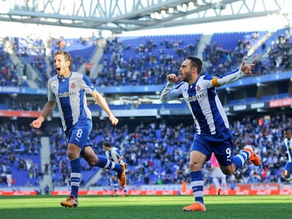 Sergio Garc&iacute;a celebra un gol en la temporada 2013-2014.