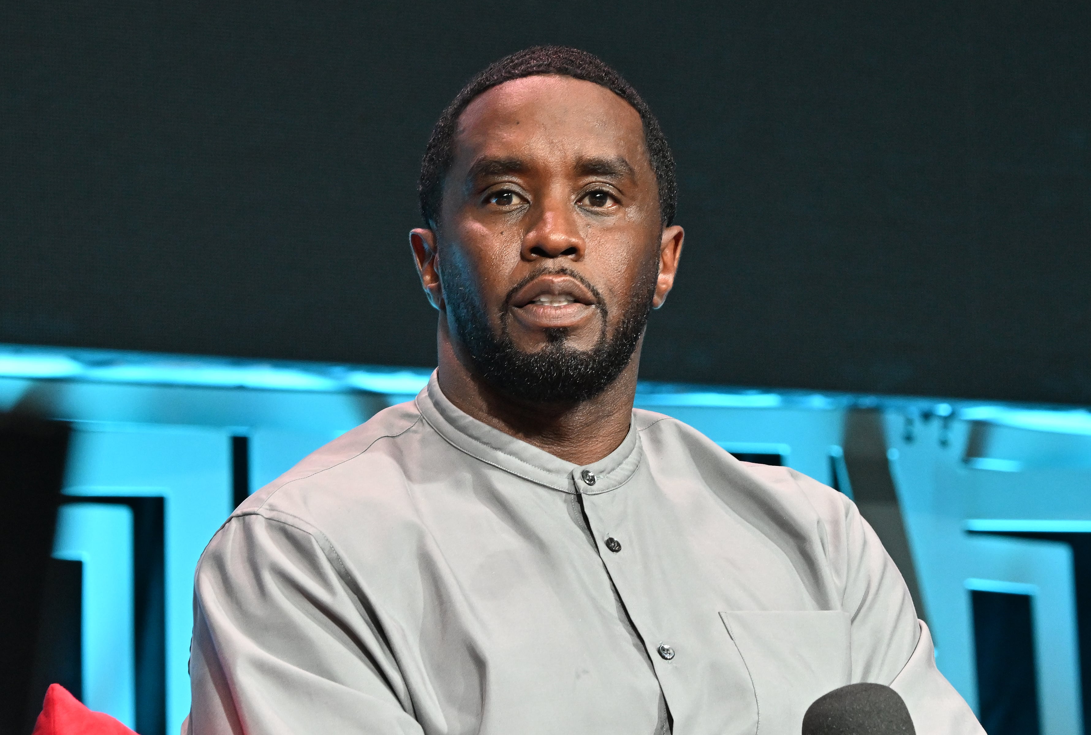 Una mujer demanda a Sean Combs por violarla después de que ella le vinculara con el asesinato de Tupac Shakur