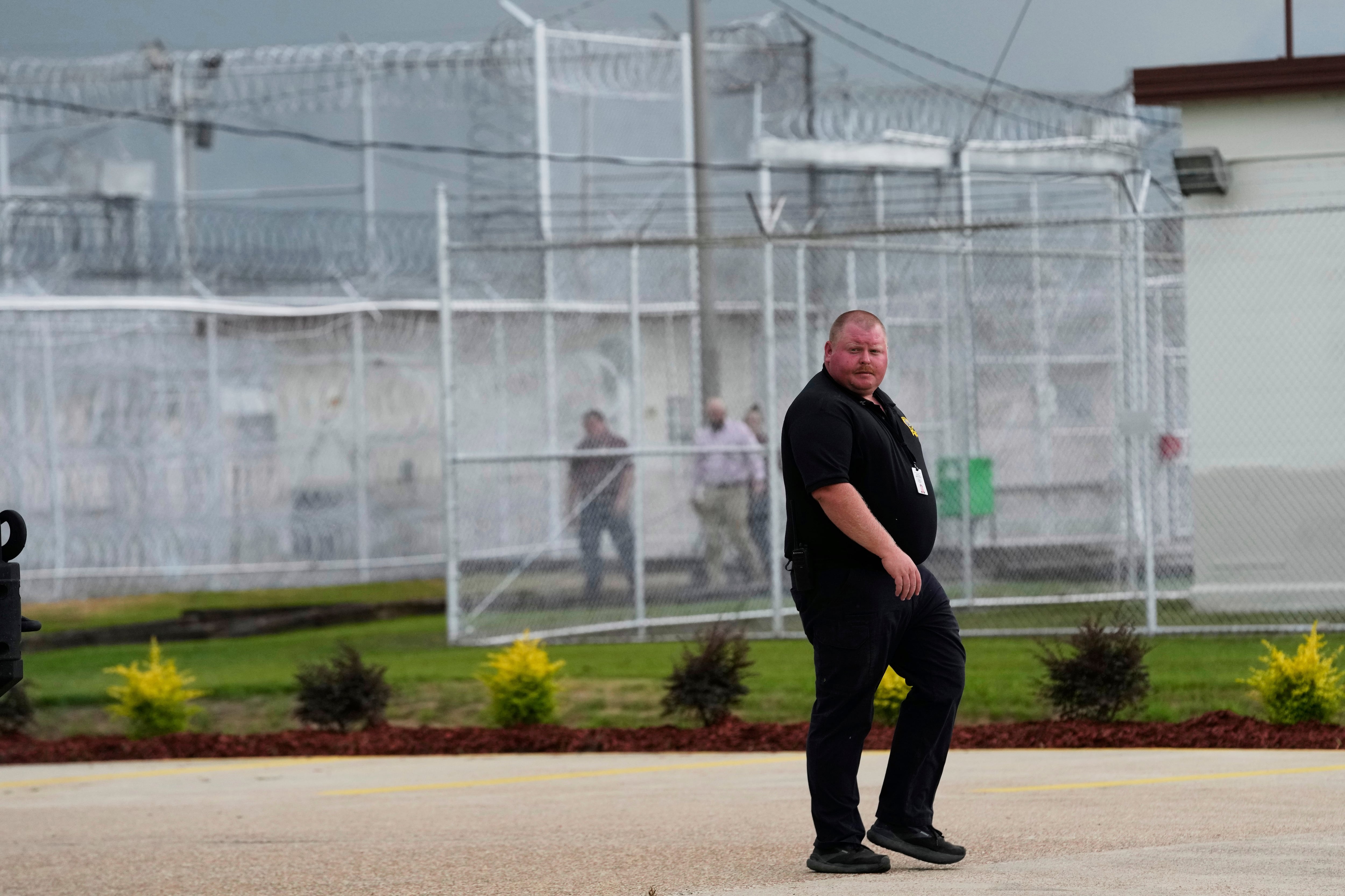 El Gobierno de Trump planea abrir un centro migratorio en Luisiana para acelerar la deportación de niños y familias