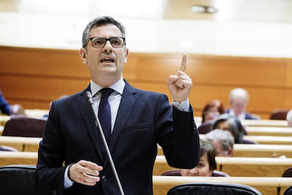 El ministro de la Presidencia, Relaciones con las Cortes y Memoria Democrática, Félix Bolaños, interviene durante una sesión de control al Gobierno en el Senado, el 18 de abril. 