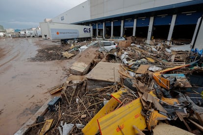 Daños en el polígono industrial de Riba-roja, en Turia.