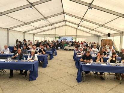 JURADO POPULAR QUE ACOMPAÑÓ EN LA CATA AL JURADO PROFESIONAL / CAPEL