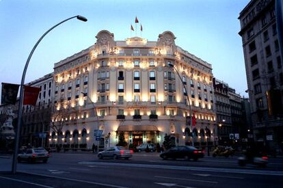 Husa vende el edificio del antiguo Ritz de Barcelona por 68 millones  de euros.