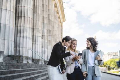 Una imagen de recurso de tres estudiantes. Getty