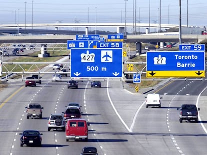 Tráfico en la autopista de circunvalación de Toronto (Canadá) 407 ETR, operada por Ferrovial.