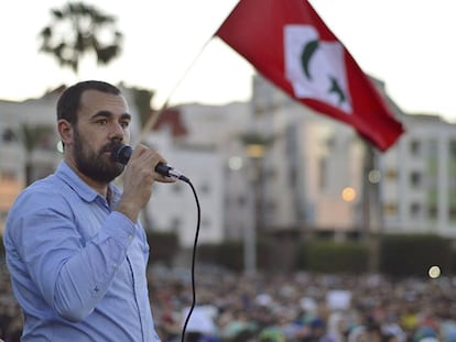 Naser Zafzaf, al final de una marcha multitudinaria celebrada a finales de mayo en Alhucemas.