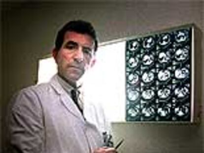 El jefe del servicio de urología del Clínico, Joan Alcover.