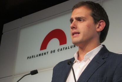 Albert Rivera, líder de Ciutadans, comparece ante los medios.