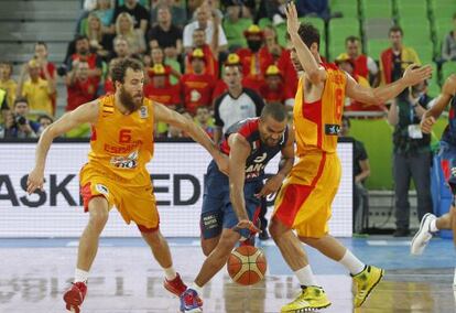 Parker trata de irse de Sergio Rodríguez y Calderón.