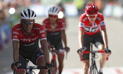 Alberto Contador, en primer plano, por delante de Chris Froome, a la derecha.