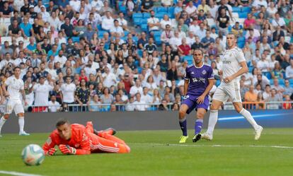 Gareth Bale reacciona tras lanzar a portería.