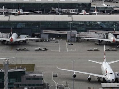 Aviones en el aeropuerto londinenses de Heathrow.