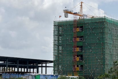 Construcción de una oficina de la petrolera Exxon Mobil en la capital de Guyana, Georgetown, el pasado febrero.