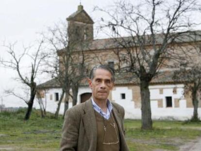 El exalcalde de Ill&aacute;n de Vacas Juli&aacute;n Renilla, sustituido por su primo.