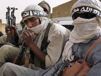 Miembros de la milicia Ansar Dine, que dicen venir de Níger y Mauritania, en Kidal (Malí), en 2012.