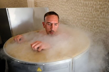 Rib&eacute;ry, dentro de una c&aacute;mara de crioterapia (tratamiento con fr&iacute;o), despu&eacute;s de un entrenamiento de la selecci&oacute;n francesa.