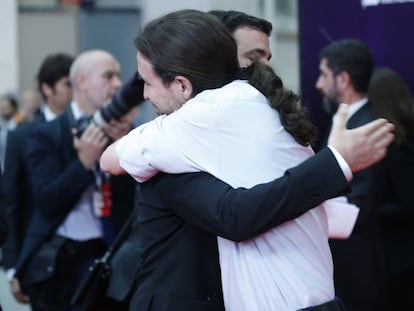 Pablo Iglesias y Alberto Garz&oacute;n en la gala de los Premios Ortega y Gasset de EL PA&Iacute;S. 