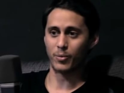 Canserbero durante una entrevista en España, en 2014. VENEZUELA, 26 DE DICIEMBRE DE 2023. - Tirone José González Orama, mejor conocido por su nombre artístico Canserbero, ​​ fue un rapero, compositor y activista venezolano.​ Este martes su agente ha confesado de haberle asesinado.