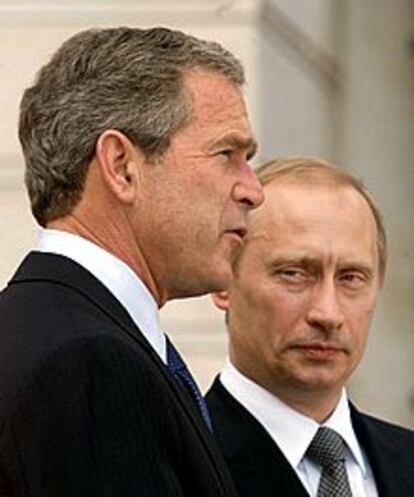 <font size="2"><b>Bush y Putin celebran su primer 'cara a cara'en Eslovenia</b></font>