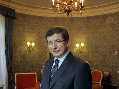 El ministro turco Ahmet Davutoglu, ayer en Madrid.