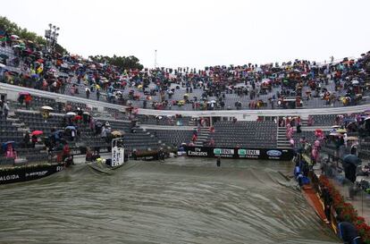 La lluvia obliga a suspender el partido.